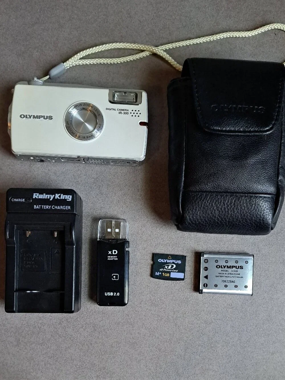 Olympus IR-300 USED Digital Camera (5 MP, 3x Optical Zoom, Case, Card) PM